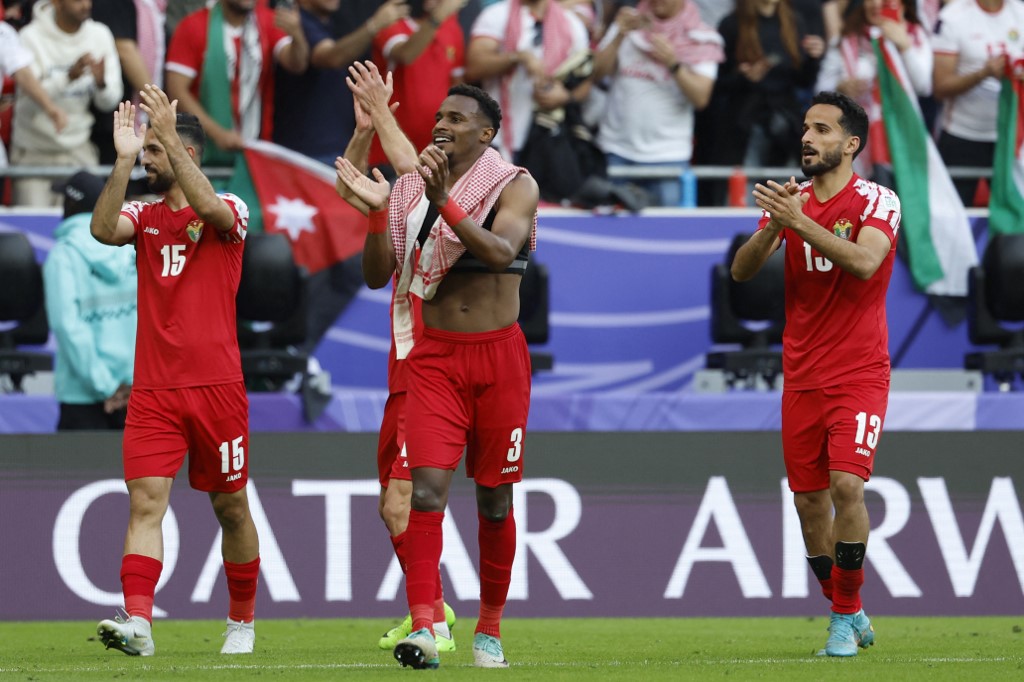 أجواء جنونية بعد تأهل الأردن التاريخي في كأس آسيا (فيديو وصور)